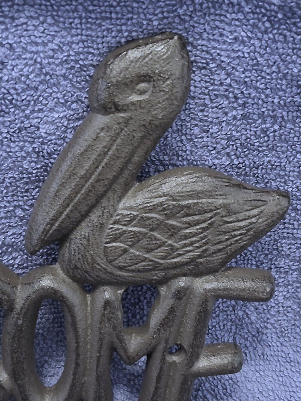 Vintage Cast Iron Pelican "Welcome" Wall Plaque Beach House or Coastal Decor - Picture 3 of 4